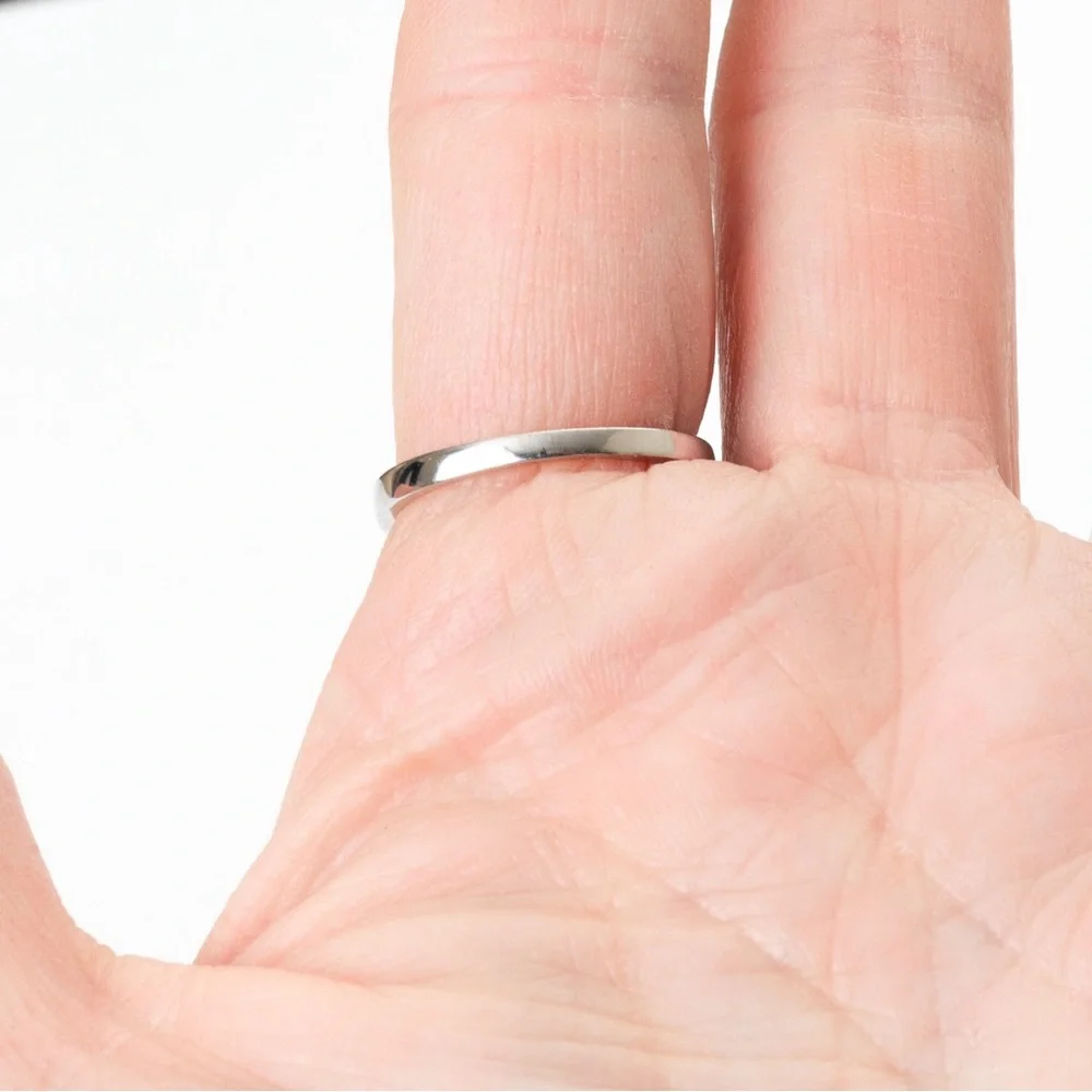 Heart shaped concave ring filigree, etching & small diamonds & sterling silver 8 - Picture 16 of 16